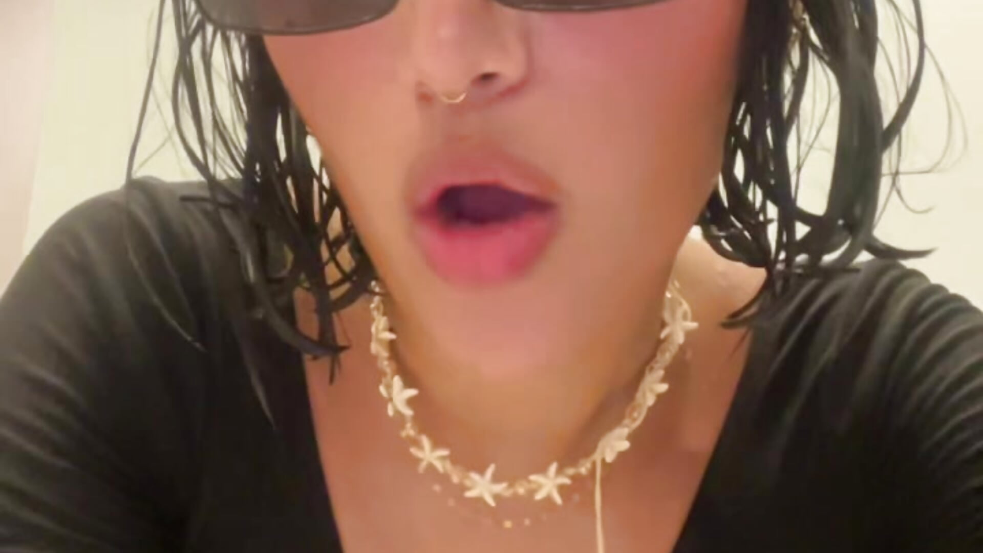 97229e6b3ce14e31ad1152321d4179e8 - video by Amberdecolombia cam model