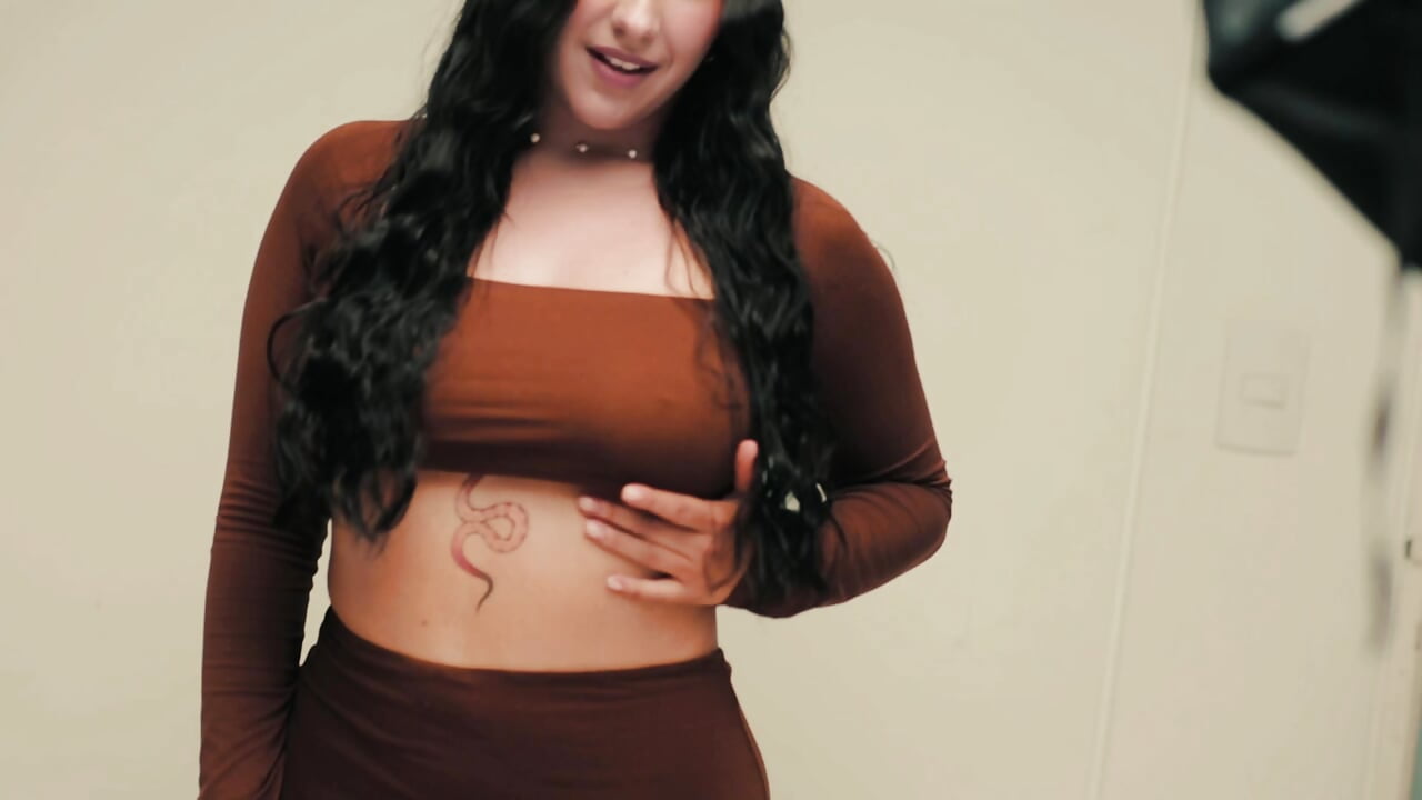 Hey welcome to my new room dear 💗🔥 - video by VioletaWalton1 cam model