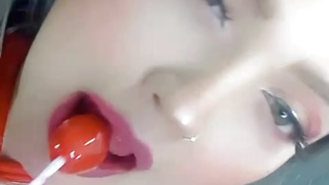 kiss mee 👅 - video by LillithDeluxe cam model