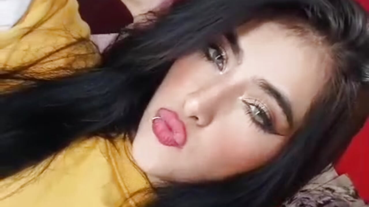 Kiss Me - Cora_222 캠 모델의 동영상