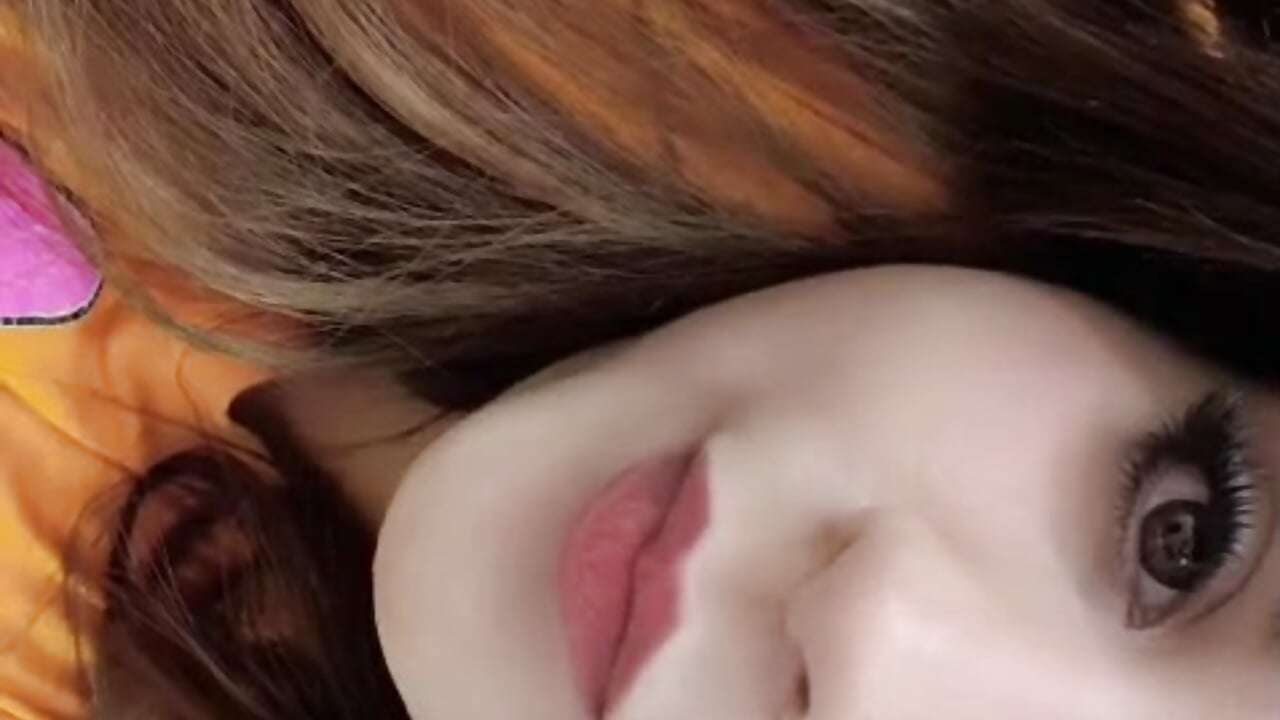 I am beautiful - video oleh model kamera LizzyOlsen