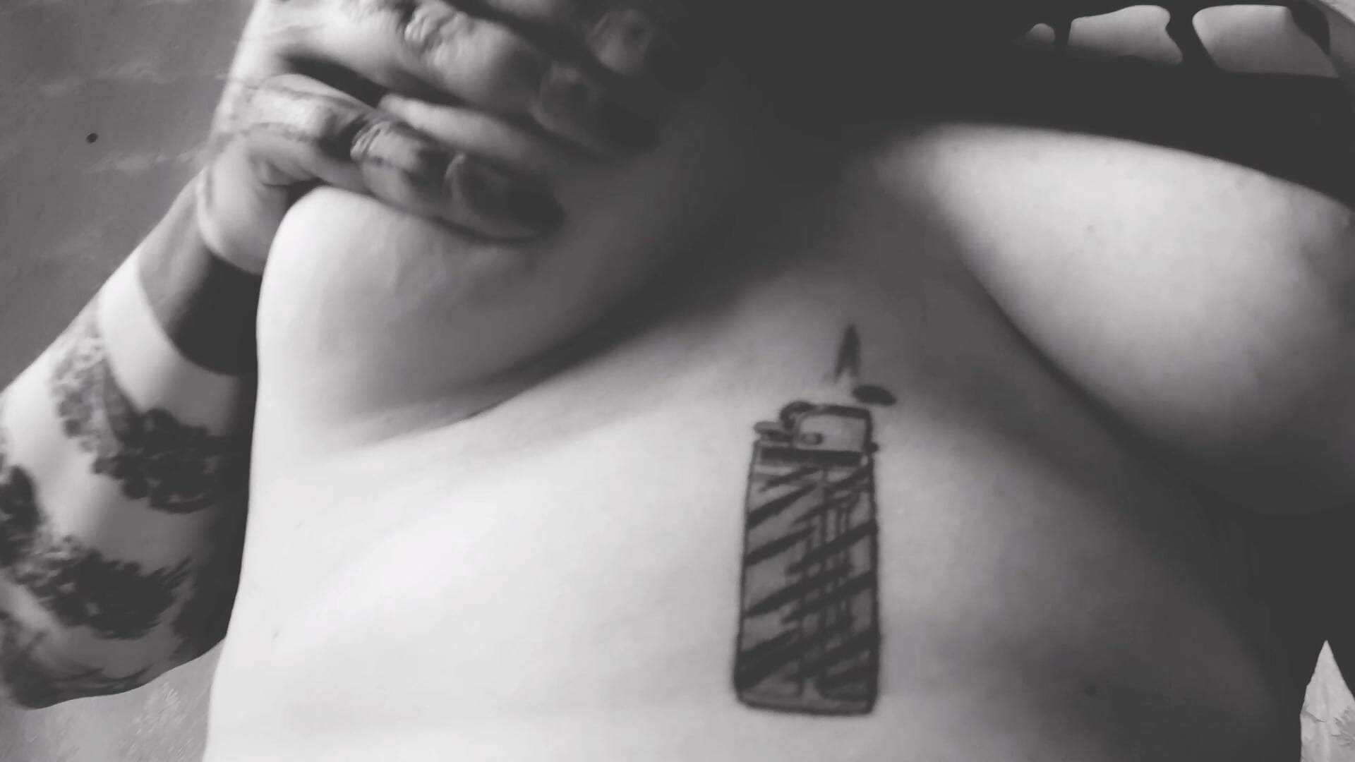 Boobies black'n'white - clip cu MessalinaOfficial model videochat