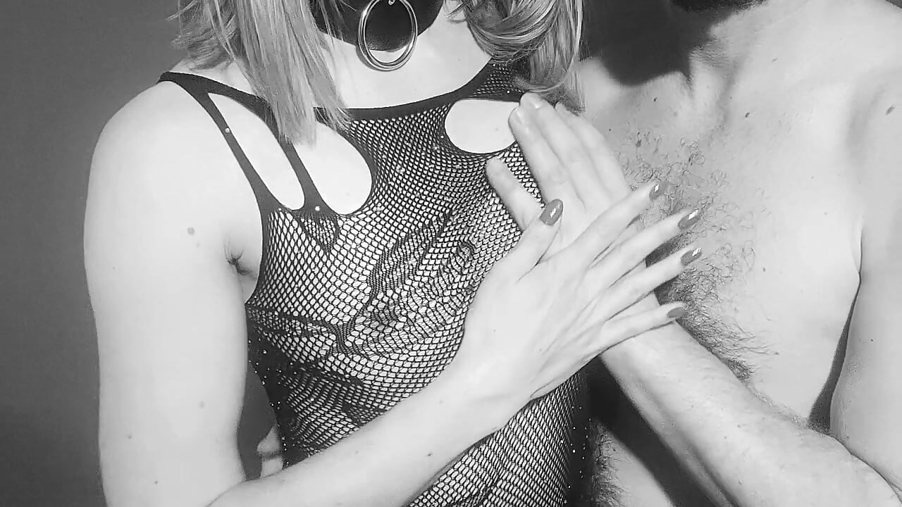 Soft one – video od webkamerové modelky ObsidianVoyagers