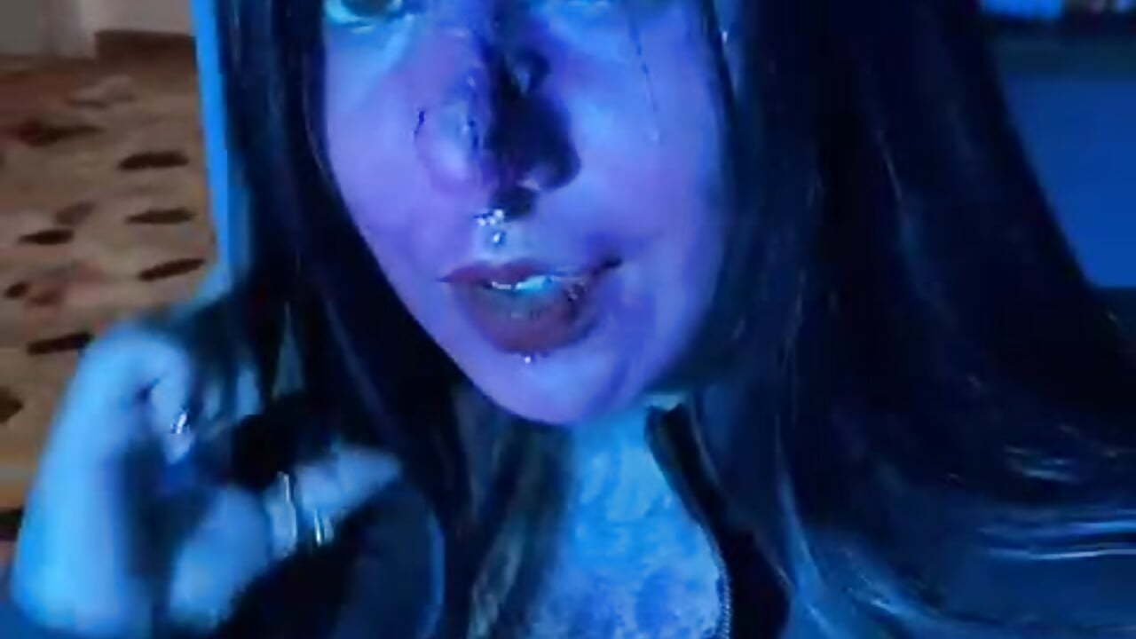 Ashly hot🔥😝Witch makeup 🎃 - video oleh missashlyrosette kamera model