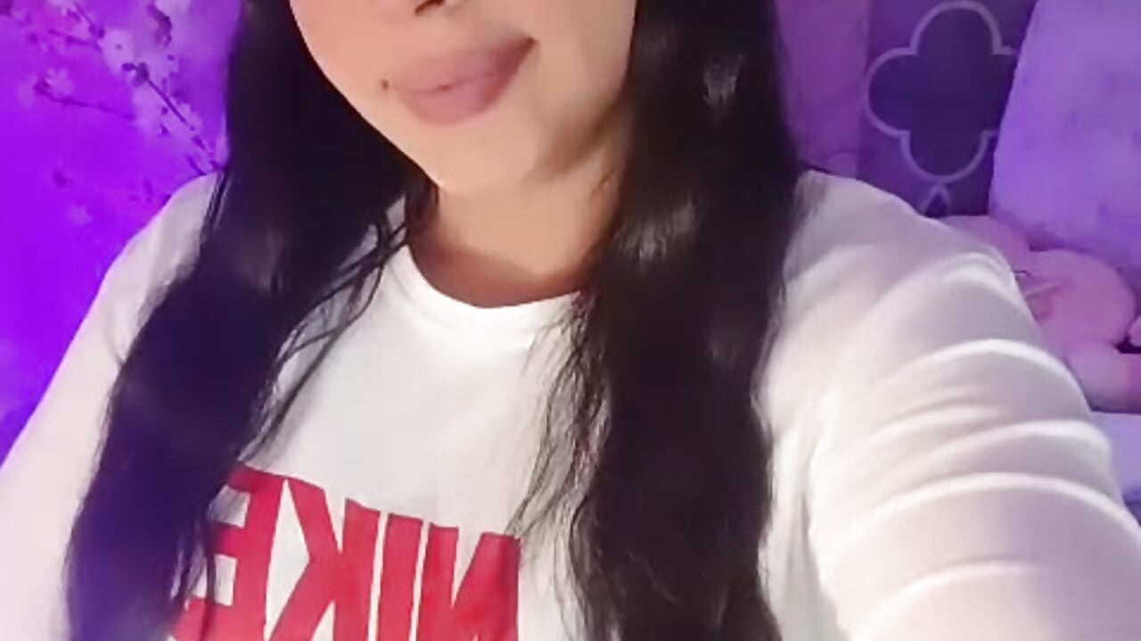 Kiss for you love ❤️😘 - video by Kayleemorales cam model