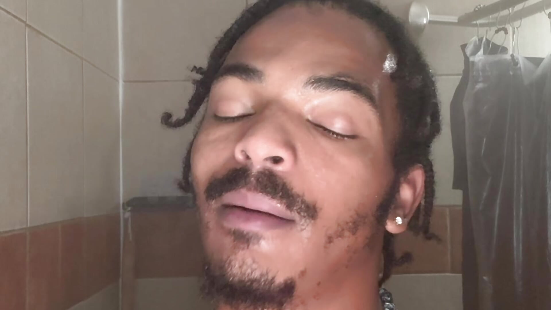 IMG_8623.mov - video by TRILLAHUNG cam model