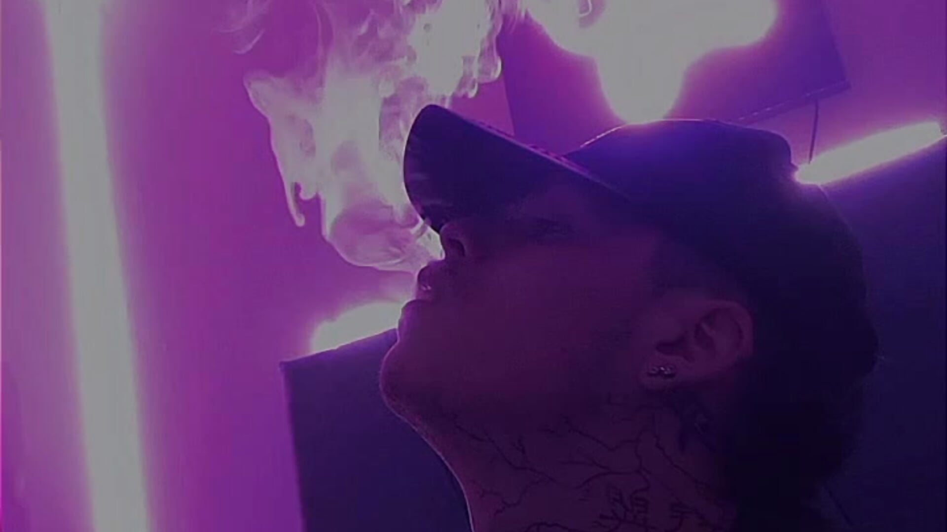 SMOKE 🚬🚬🚬🚬 - video by Anhonymus_ cam model