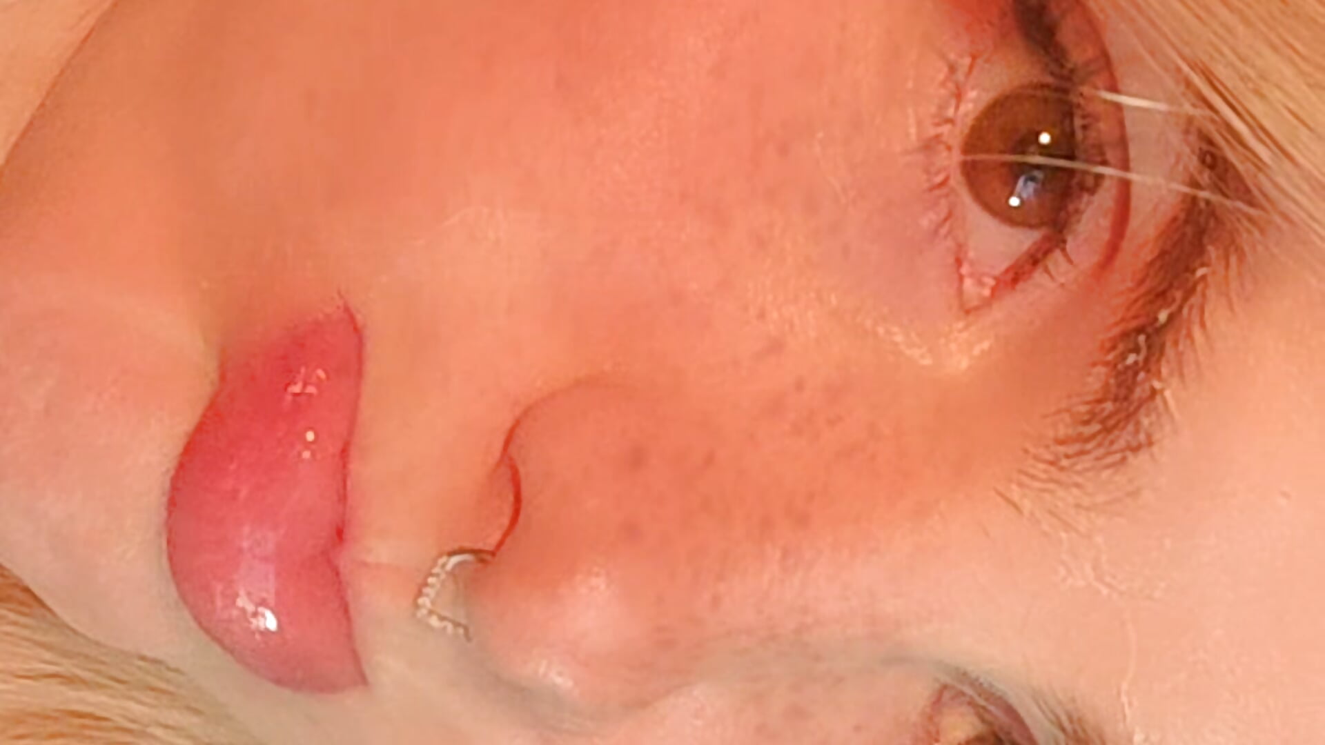 Wanna warm you in our cold bed🤍 - Wicked_cookie 캠 모델의 동영상