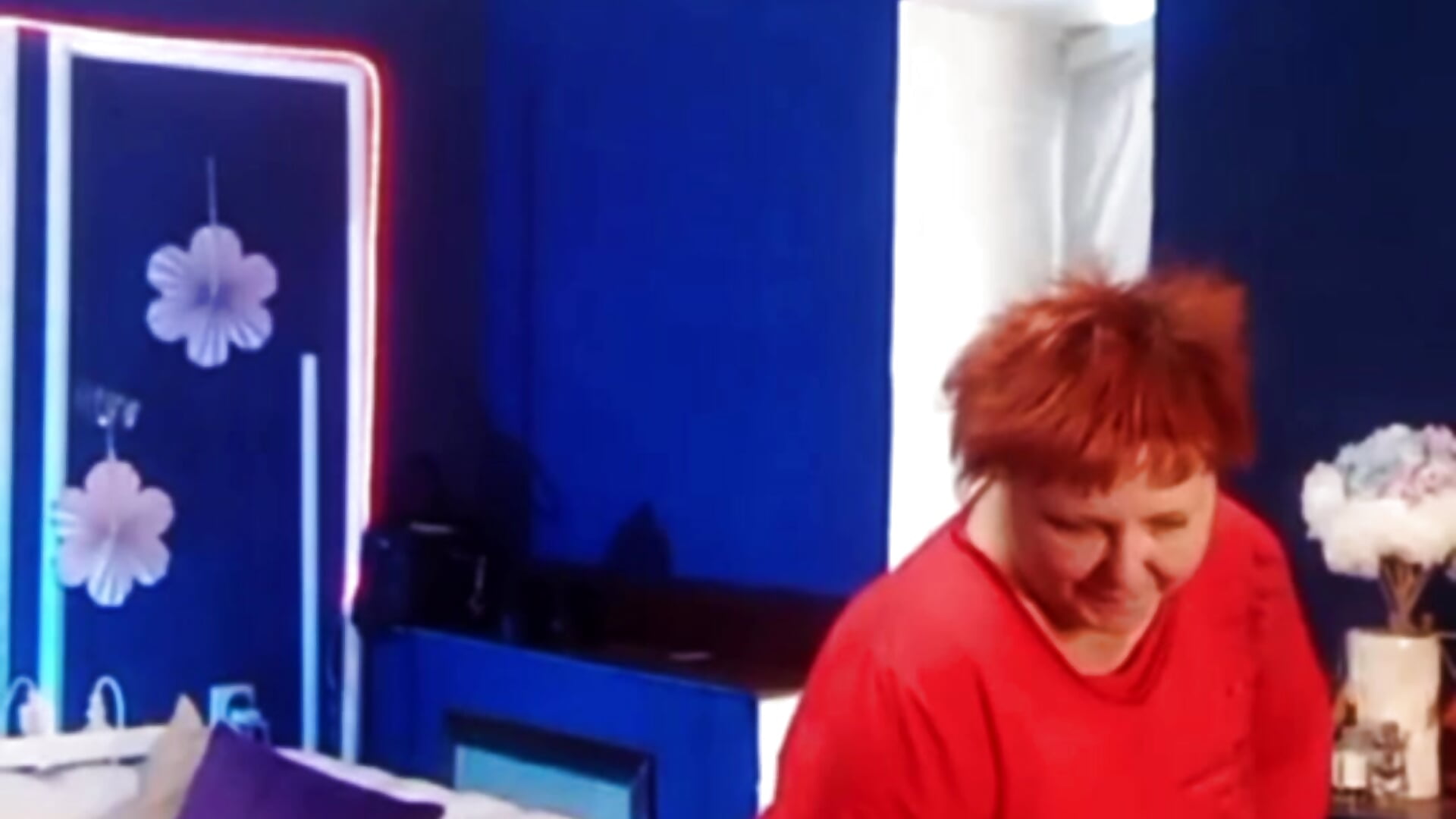 I want to break free....Just smile!🤩 - video by Kira_Kenett cam model