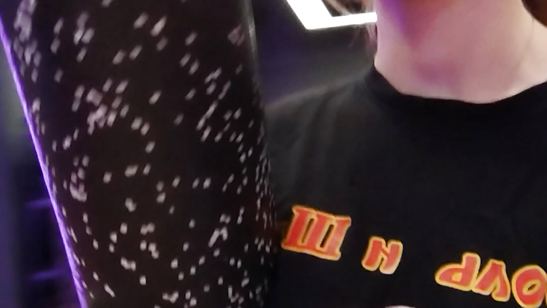 Going on gum💪 - LillySvon 캠 모델의 동영상