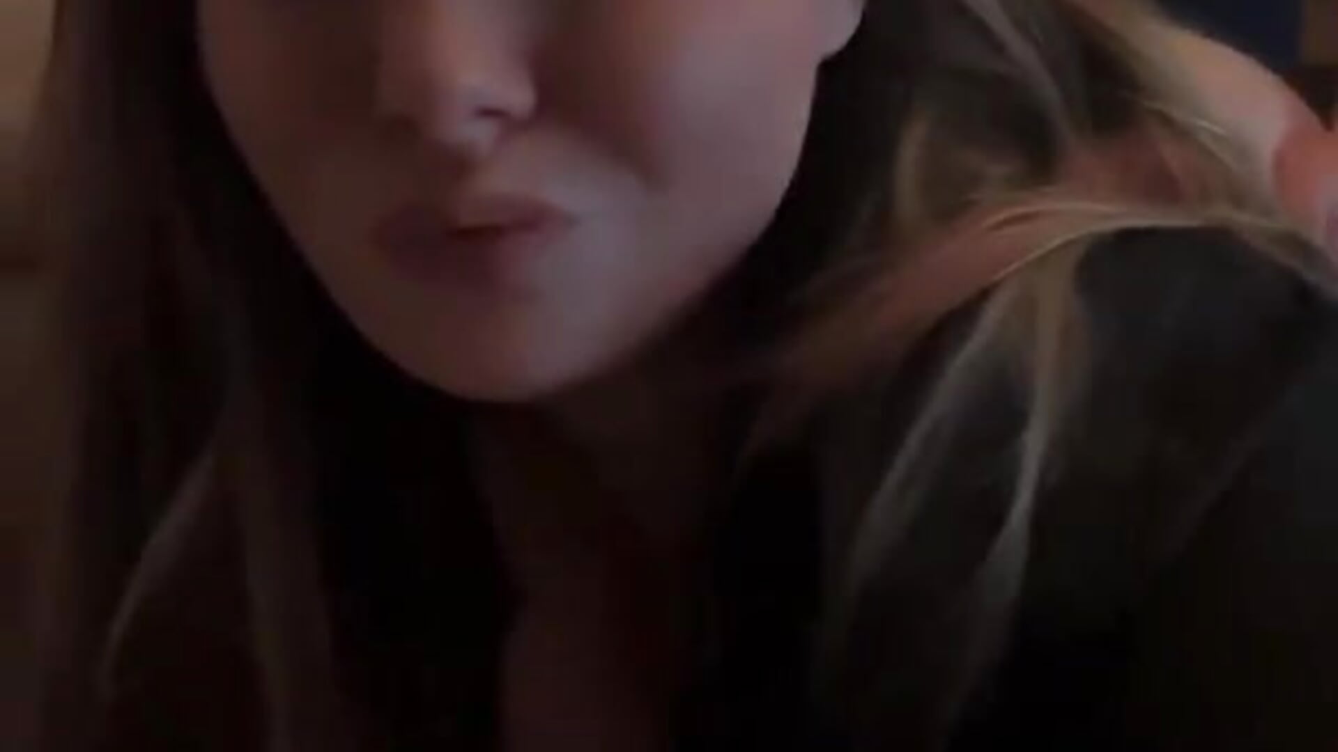 Petit aperçu – видео вебкам-модели lesptilou