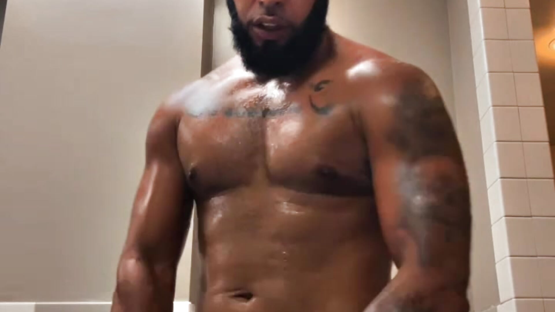 Gym life - video di paperchasee modella di cam