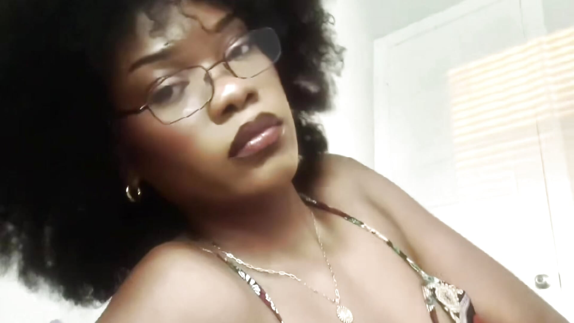 7d15b8c6cea54a939f7d7840984cd1e6 - Vídeo de Gwapszn, modelo de vídeos