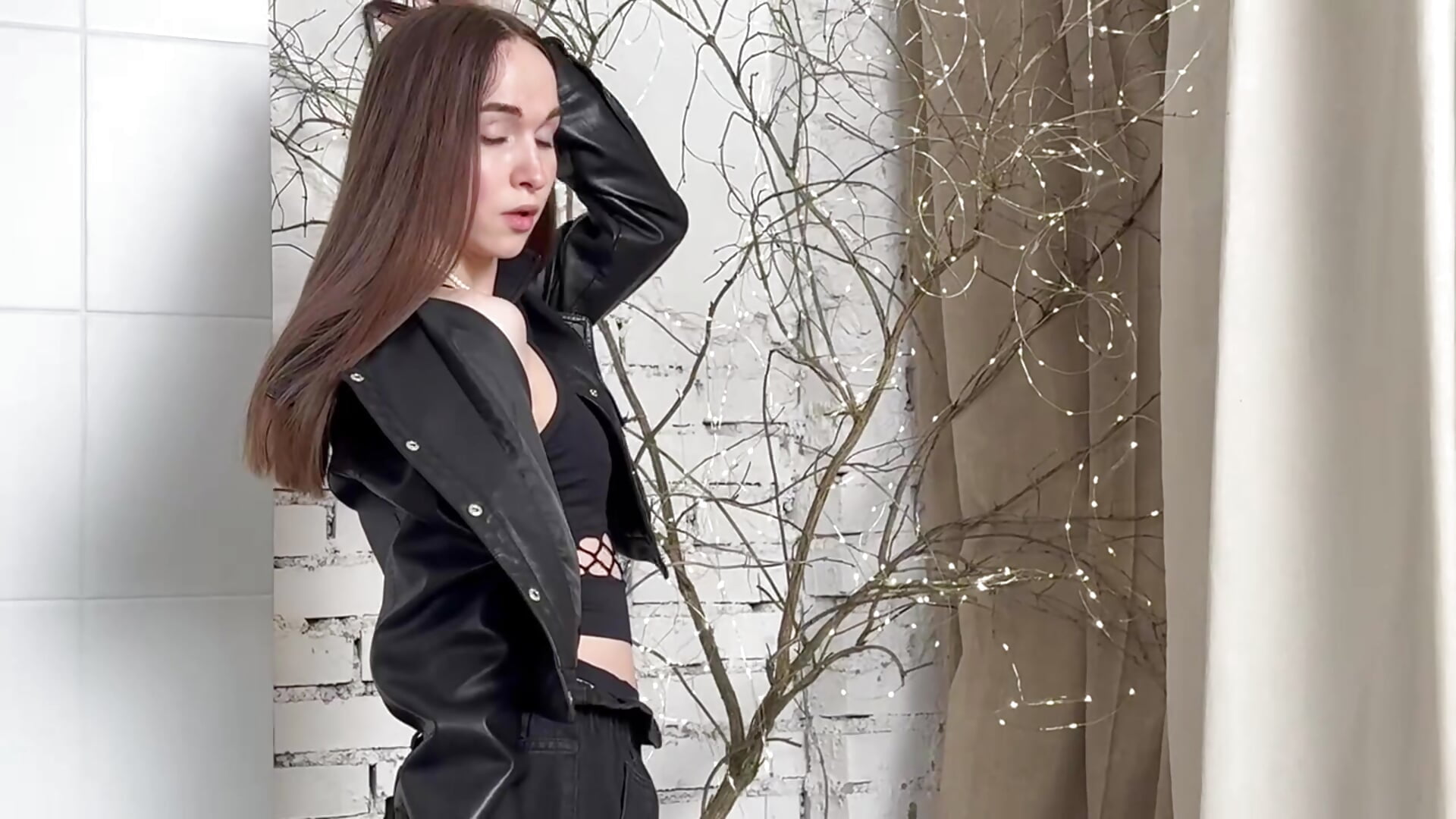 What do you see when you looking at me? - video by Angeel_Kate cam model