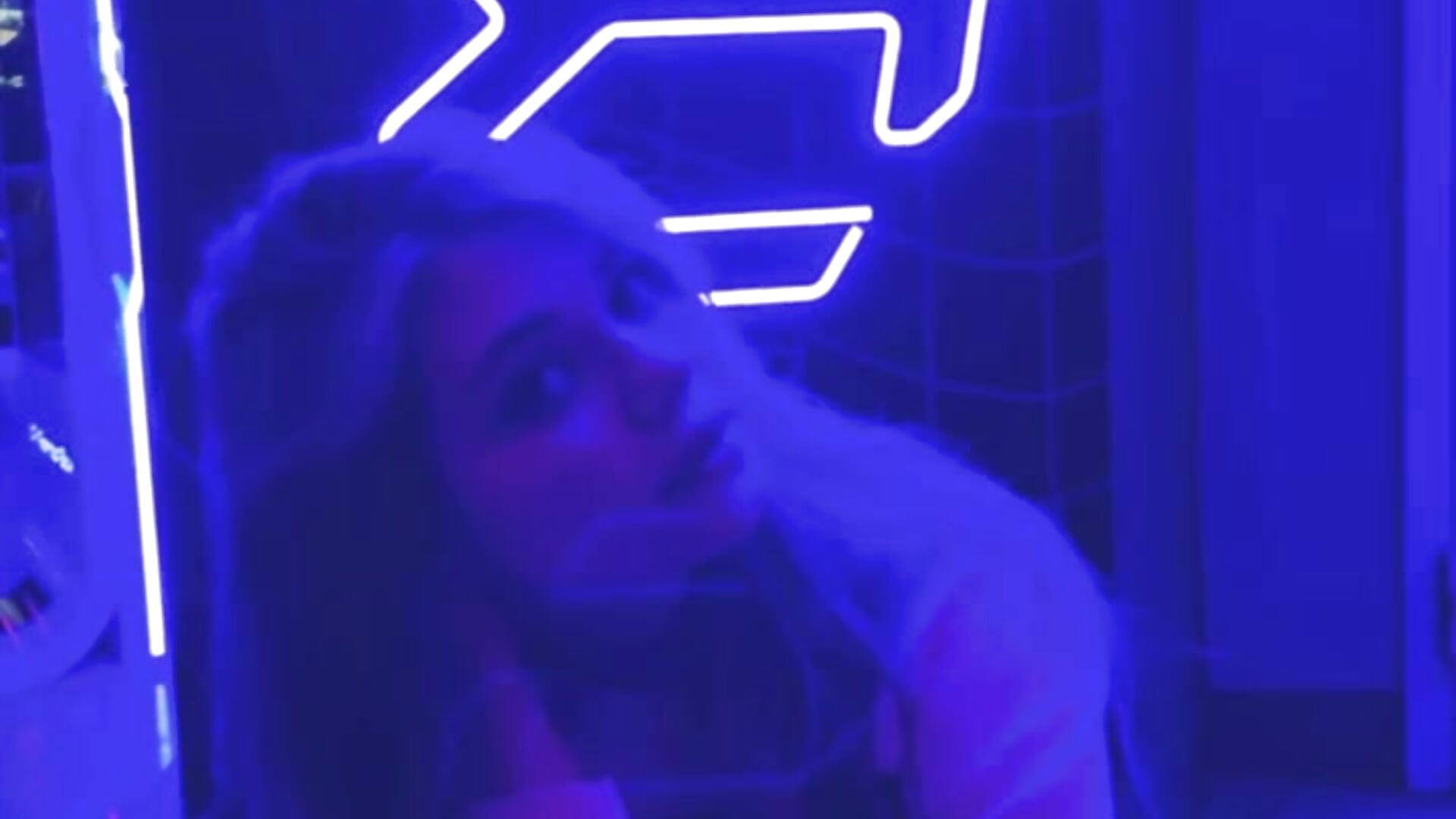 meow - video by NutsGilmore cam model