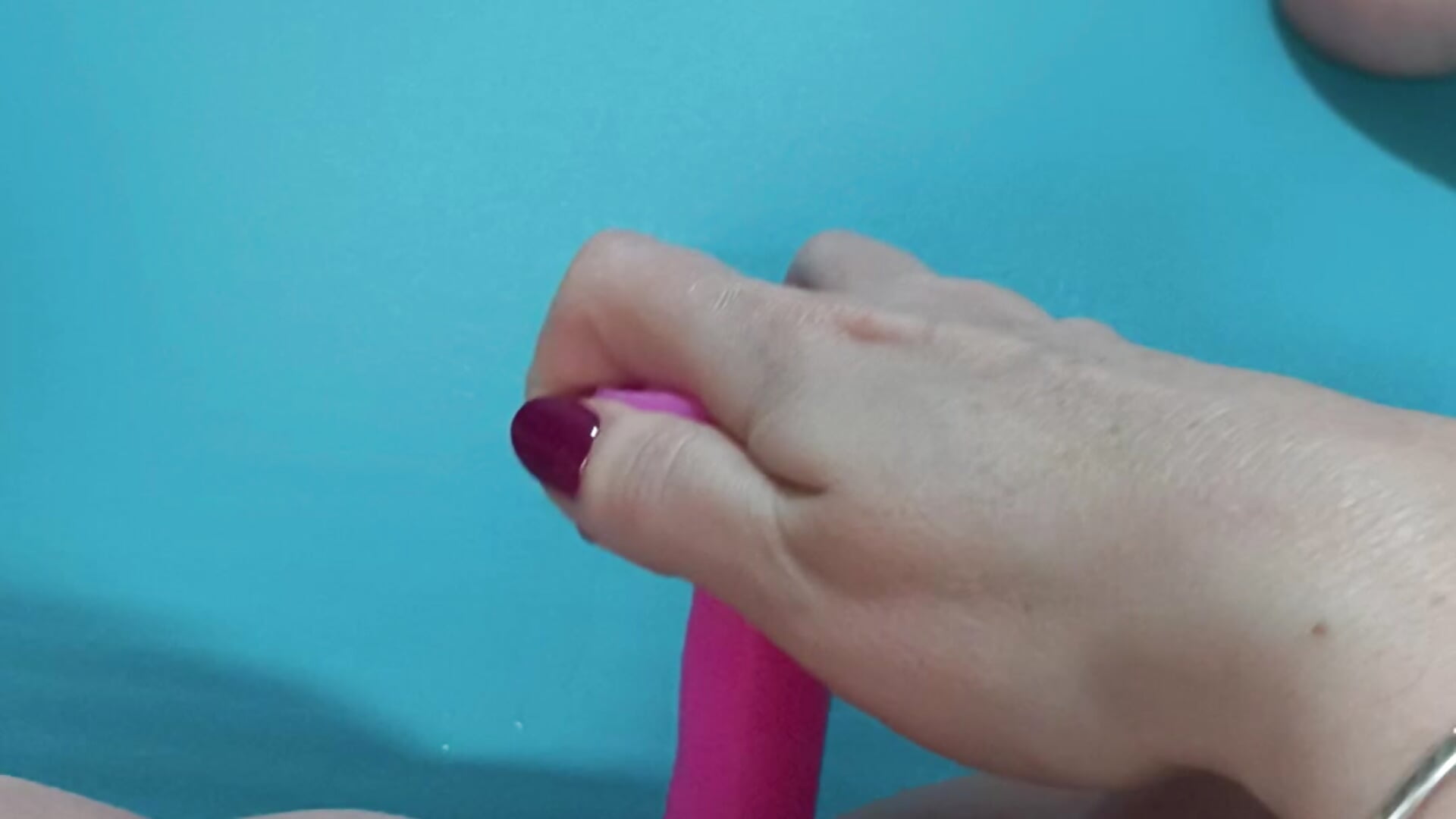 Pink Dildo 🩷☔💦 - video by l4dyc4pricorn76 cam model