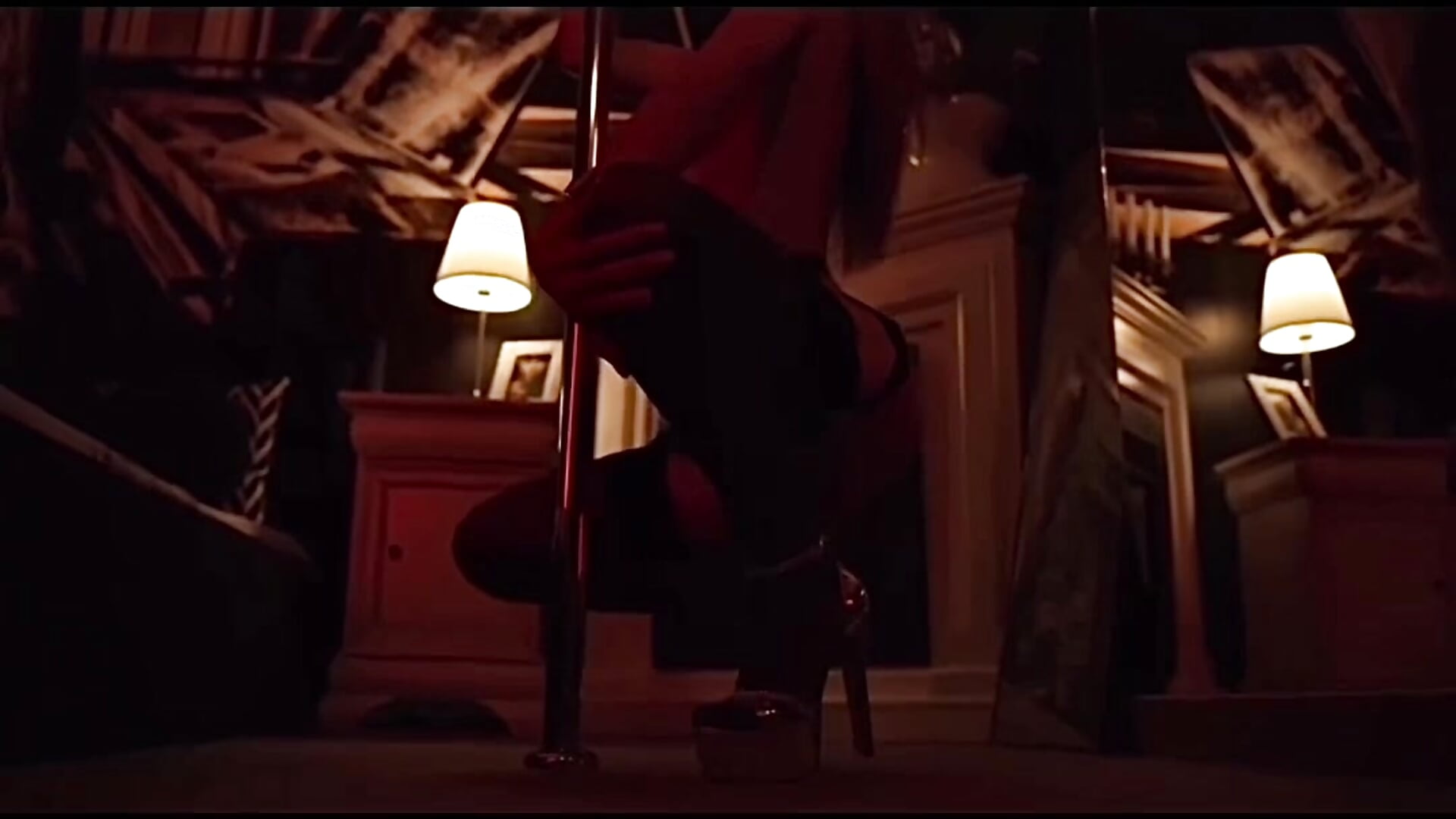 Tempting you!🔥 - video by JuliaQuin cam model