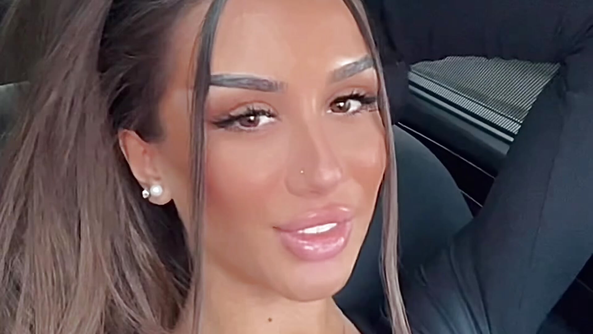 🖤 - video by JuliaQuin cam model