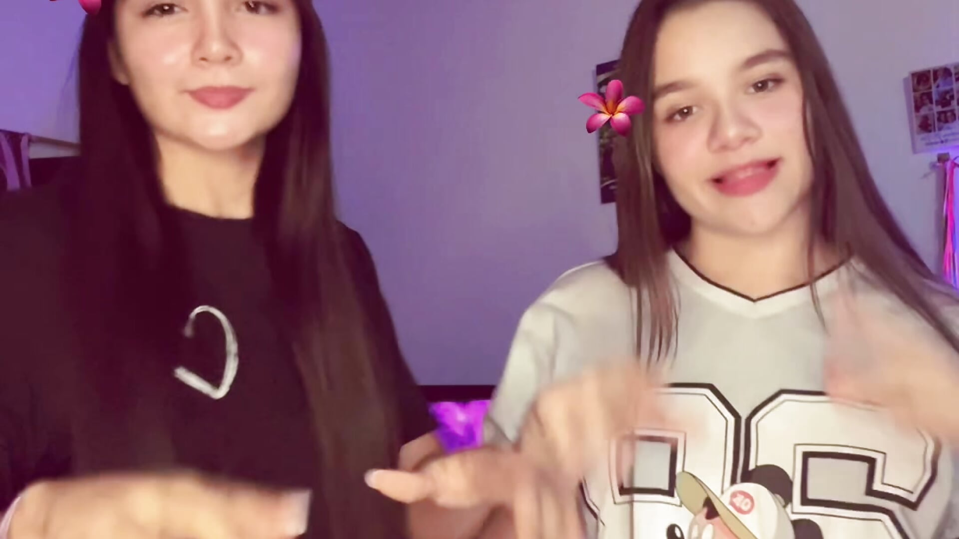 Tiki Tiki Loves    💋. - video by I_am_Zoe_Hot cam model