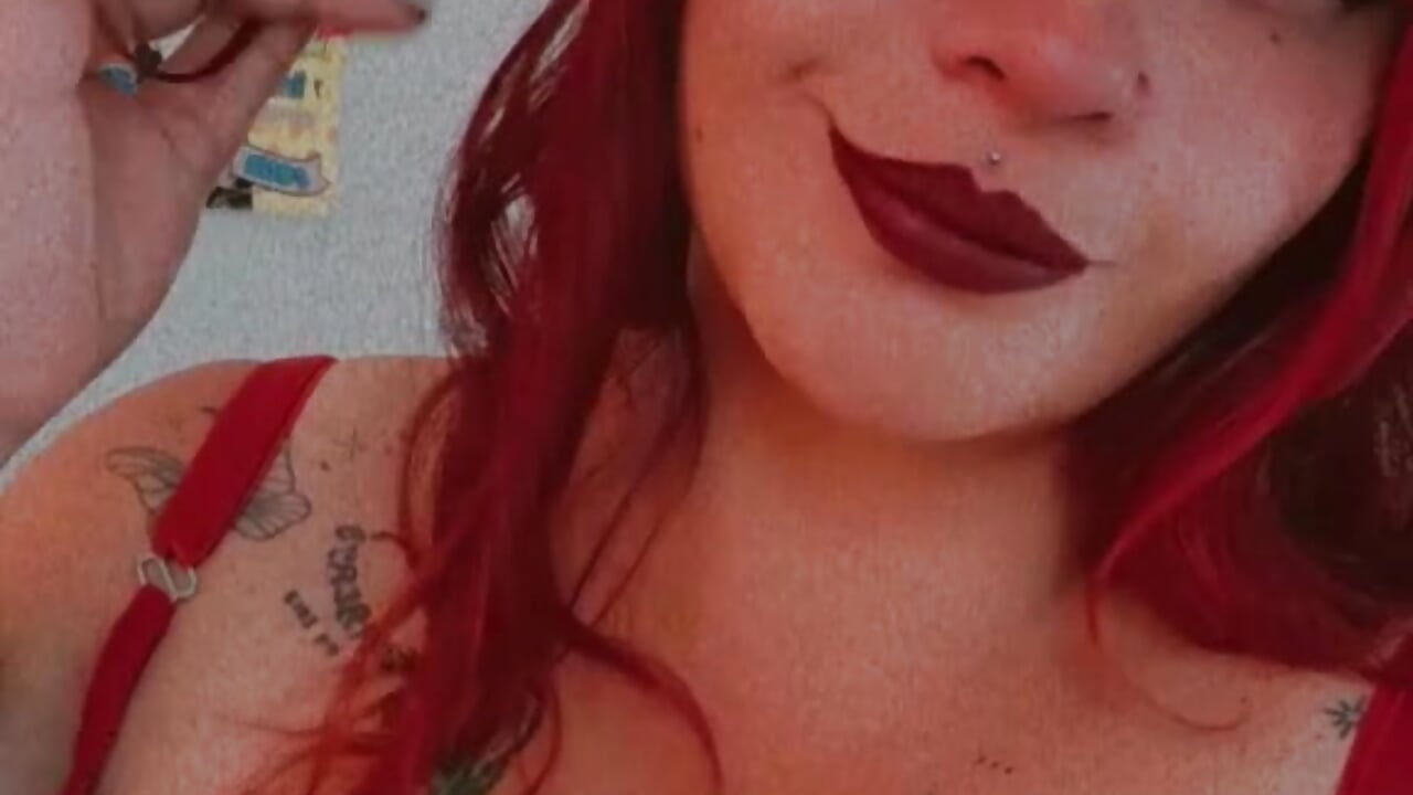 Queen 😈🥵 - video by Eva_hot_1 cam model