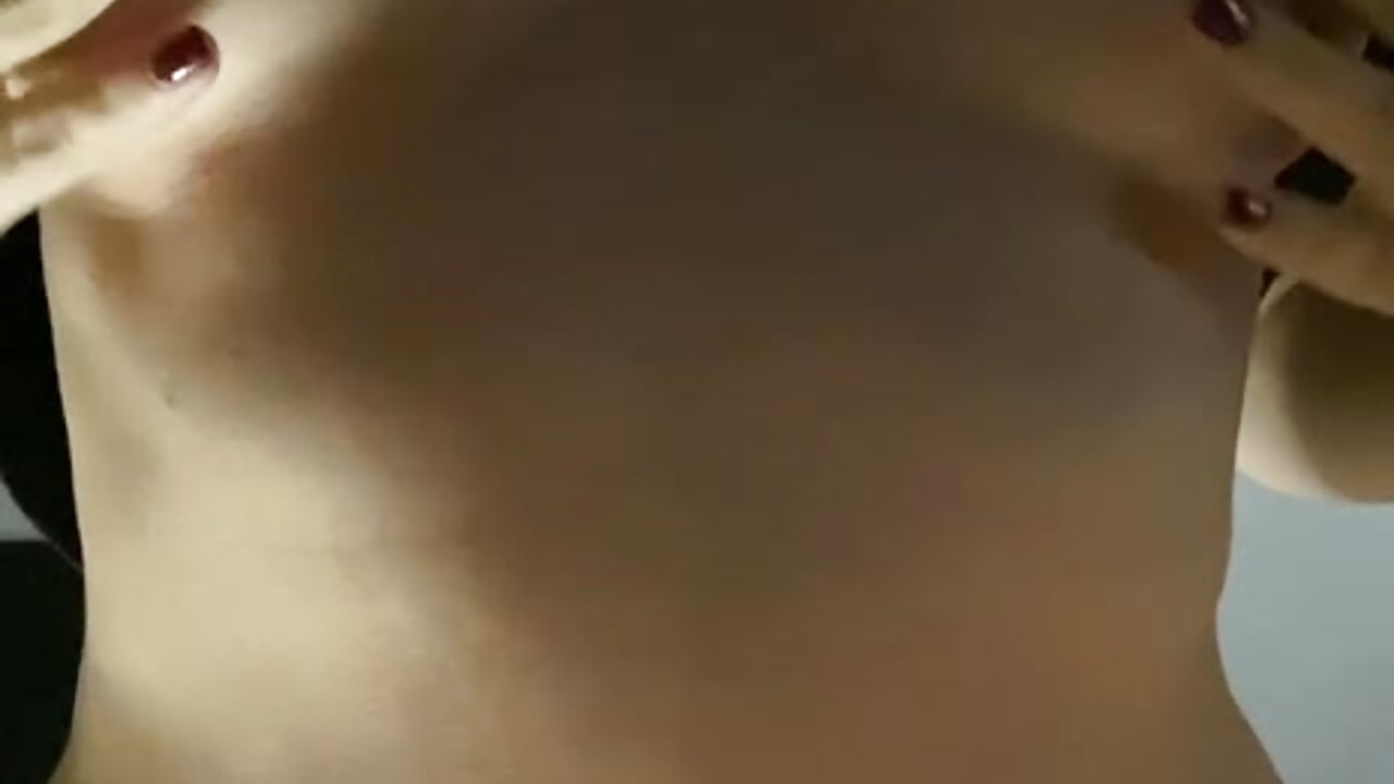 belly and tits - video by Ms_Evi cam model