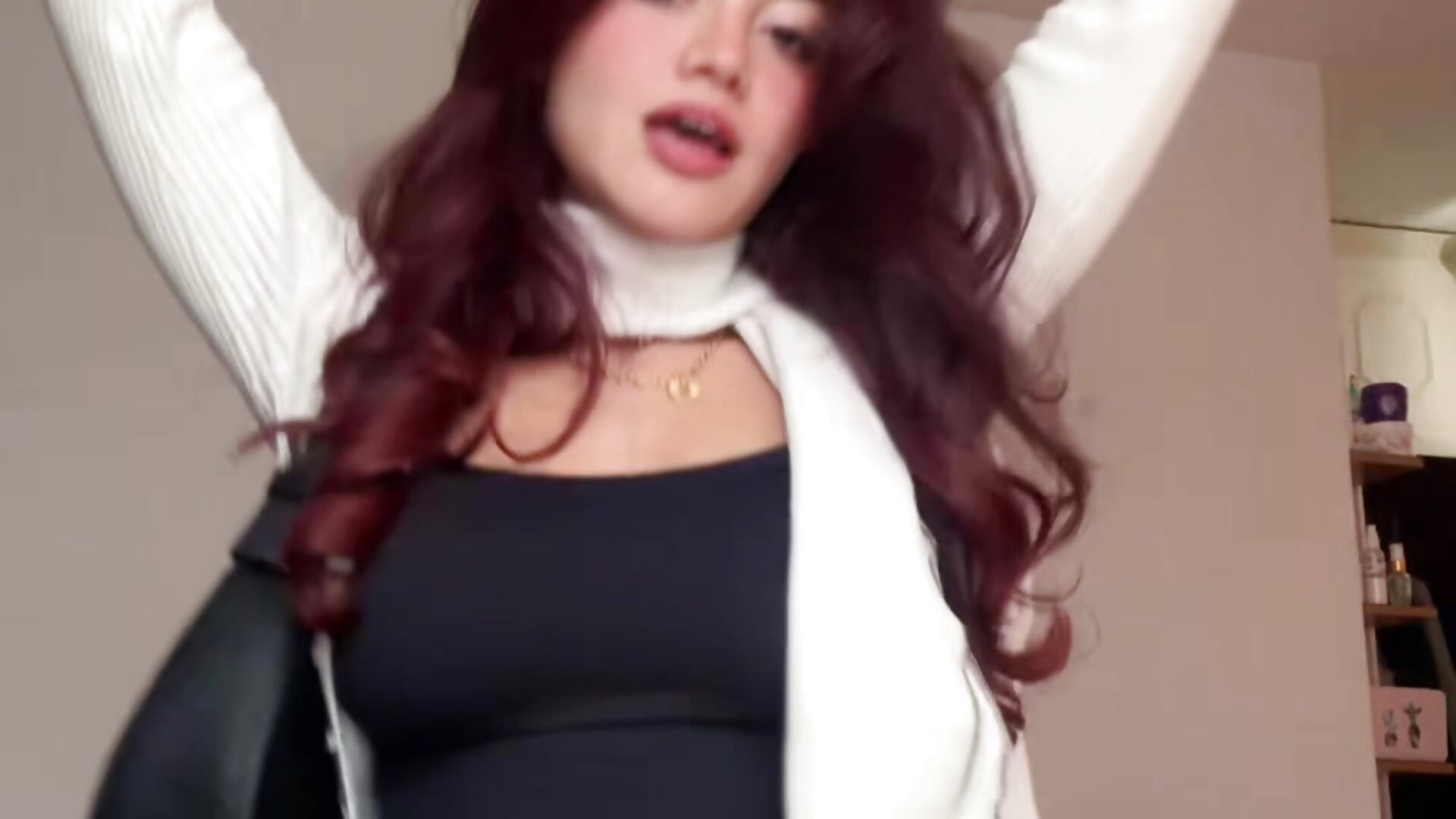 Just a girl – video od Tokyiio