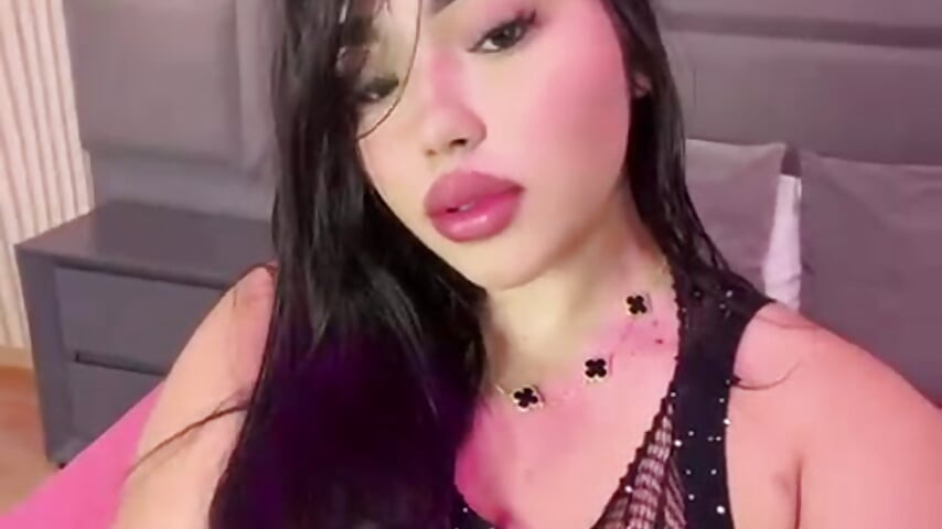 Hello hello, did you miss me? 🥵 - video by SofiaWildee cam model
