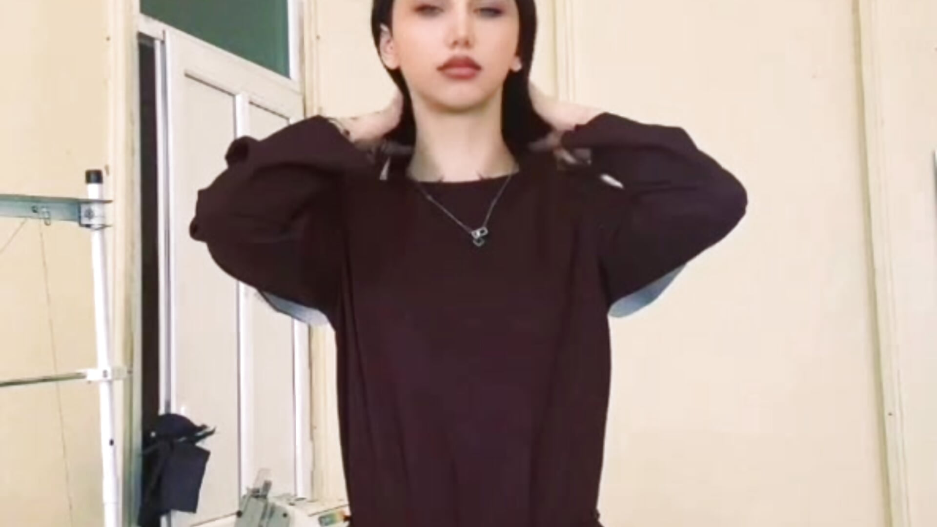 a designer dress - วิดีโอโดย LinaMour โมเดลแคม