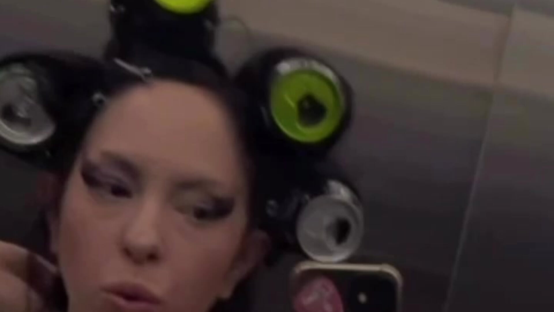 Monster Queen in elevator - video by obsesiondarketa cam model