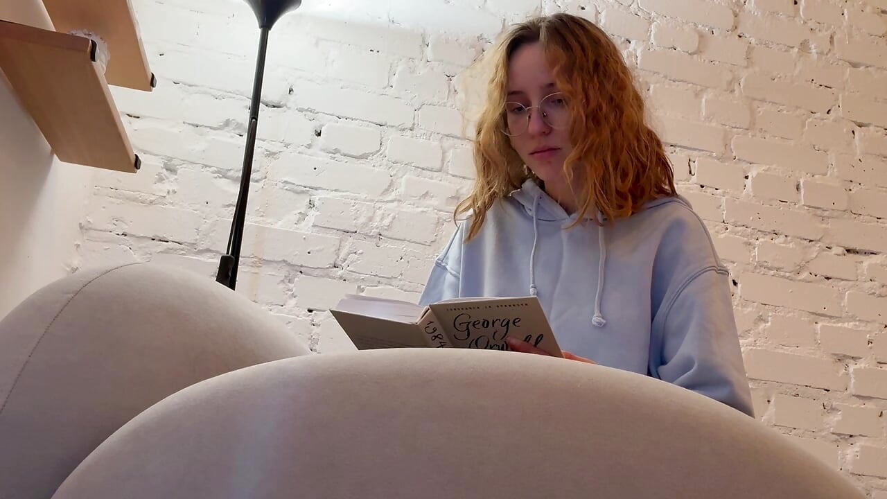 I LOVE BOOKS! - video by IiceVeinss cam model