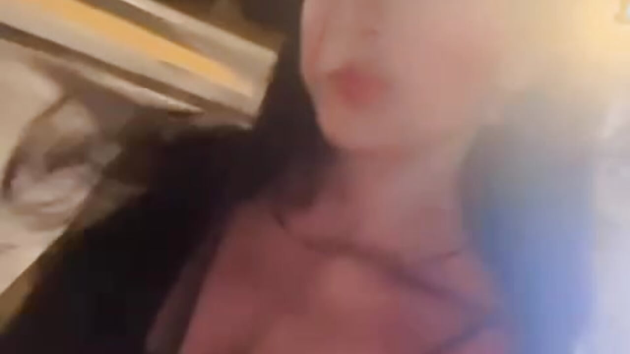 😈 - סרטון של antonella_reyess, דוגמן/ית מצלמה