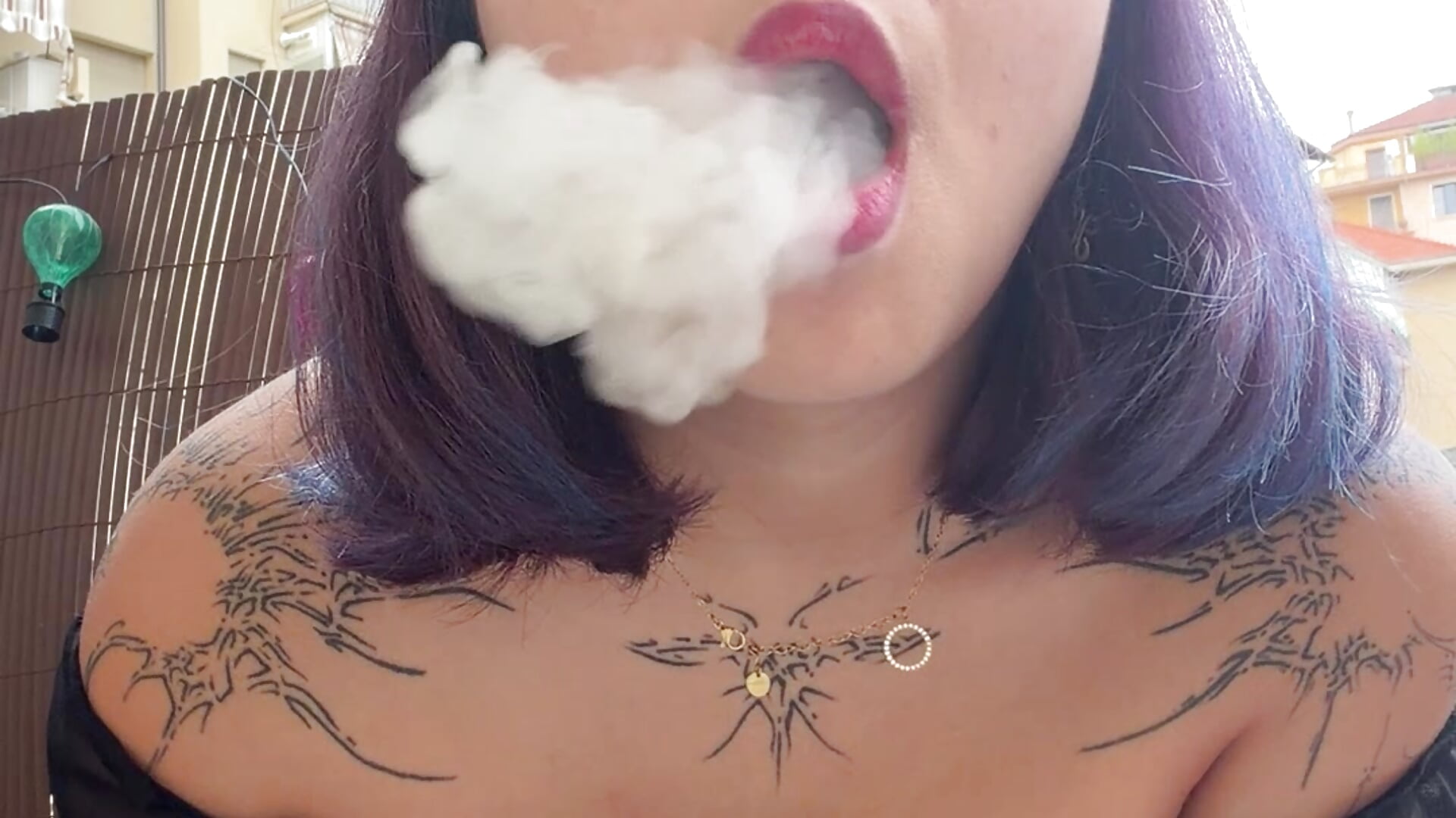 Let's smoke together 🚬💨 - วิดีโอโดย YumiLux โมเดลแคม