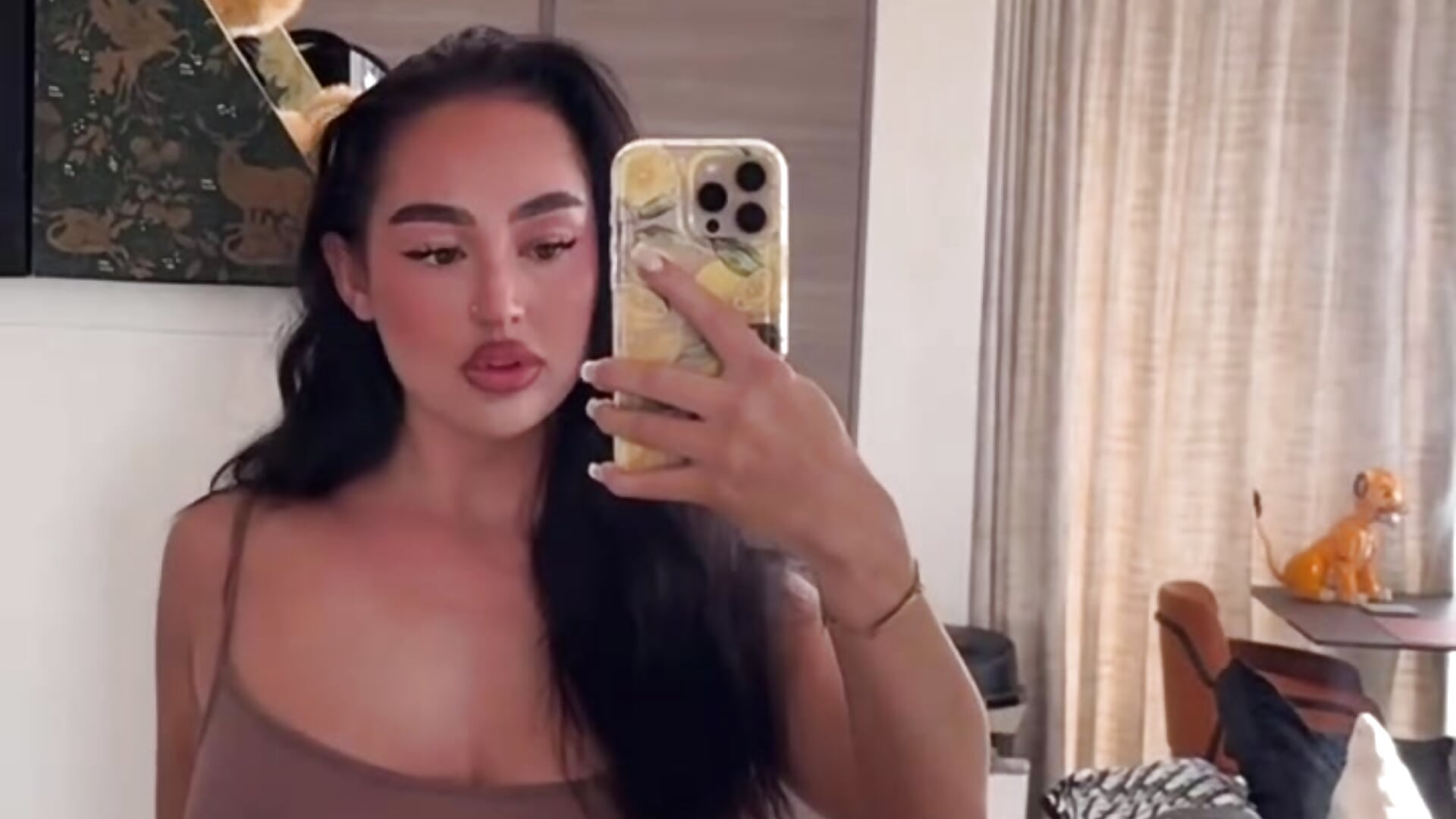 Mee 🔥 - video by SofiaAlvarezX cam model