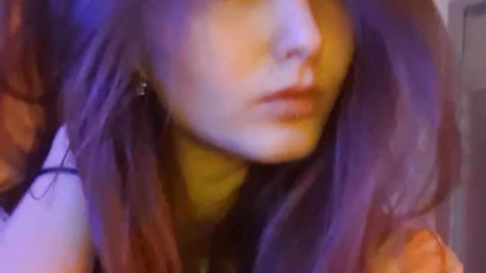 Where I stay is closer - video di DongMolt modella di cam