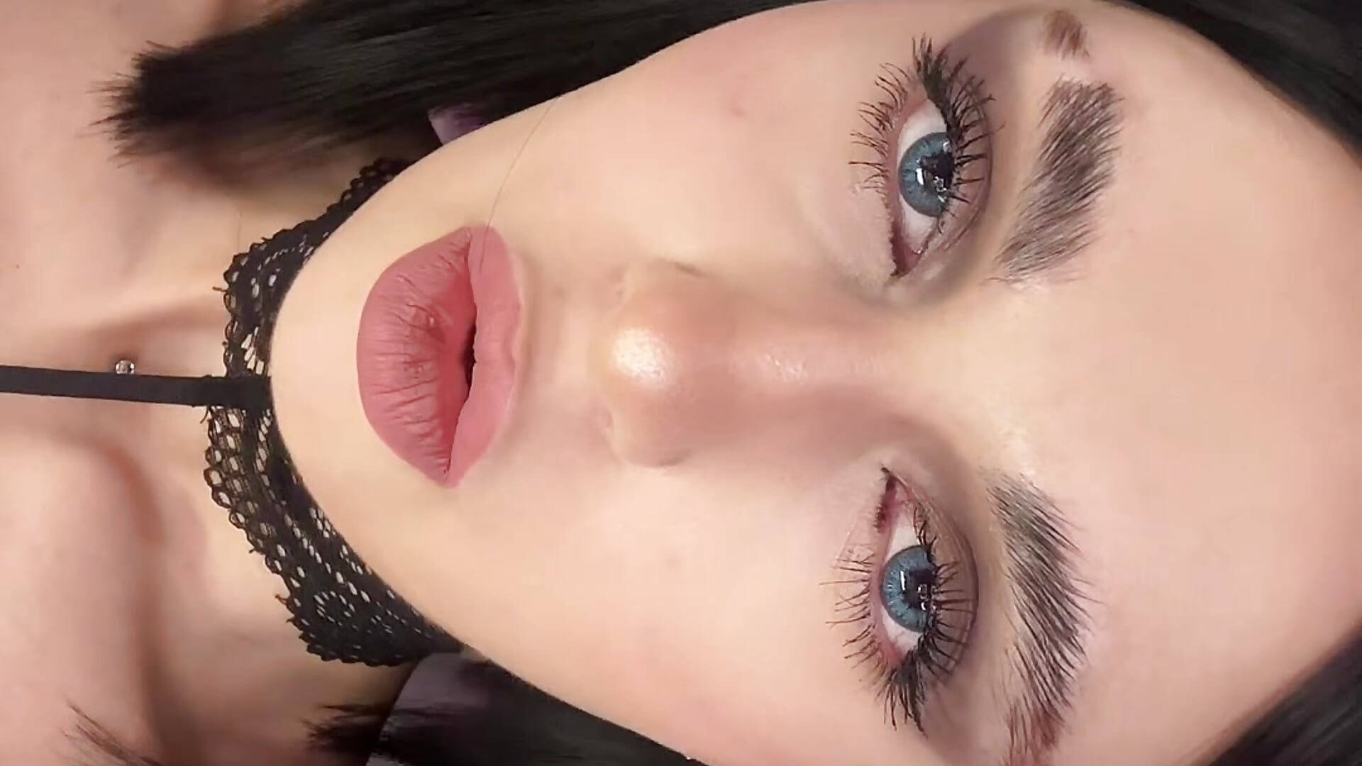 Does a black bob suit me? :) – video od webkamerové modelky Leri_Star