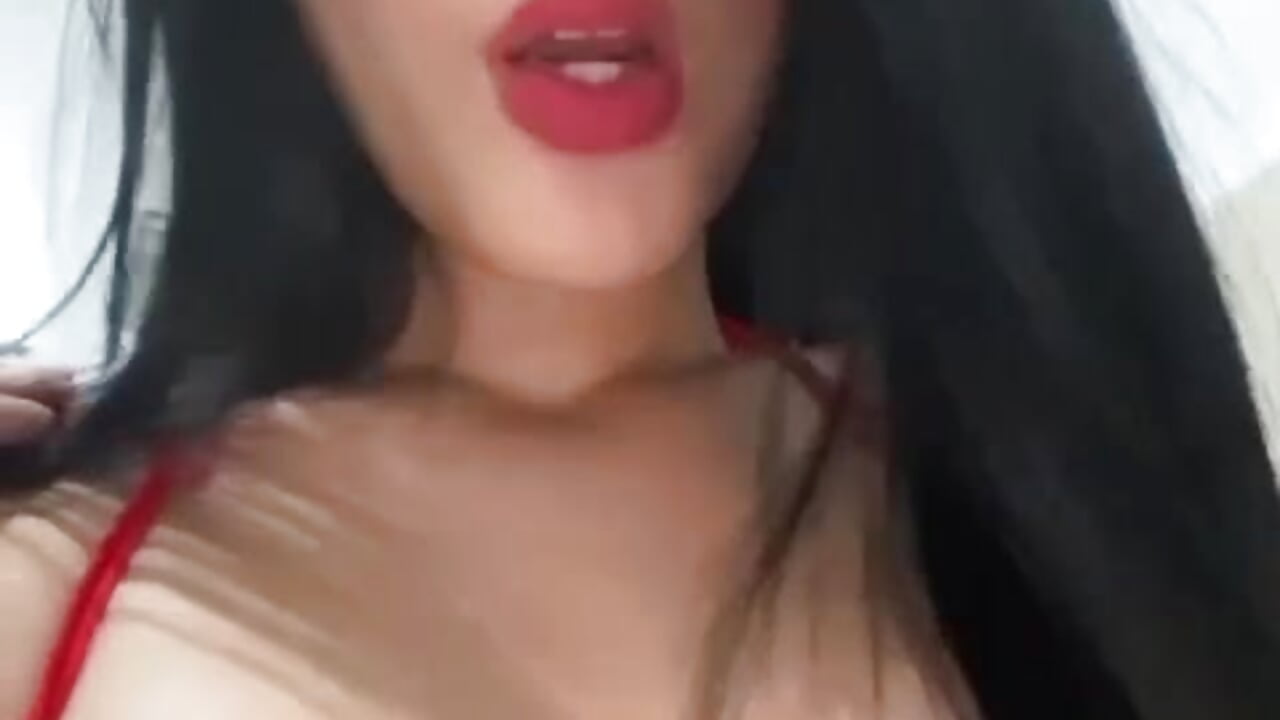 WhatsApp Video 2025-12-18 at 1,29,20 PM - Video von violet_77711 Cam-Model