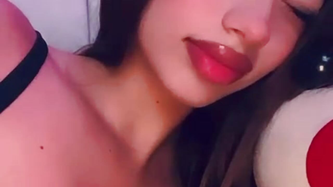 😍 - video by Sophia_Queen03 cam model