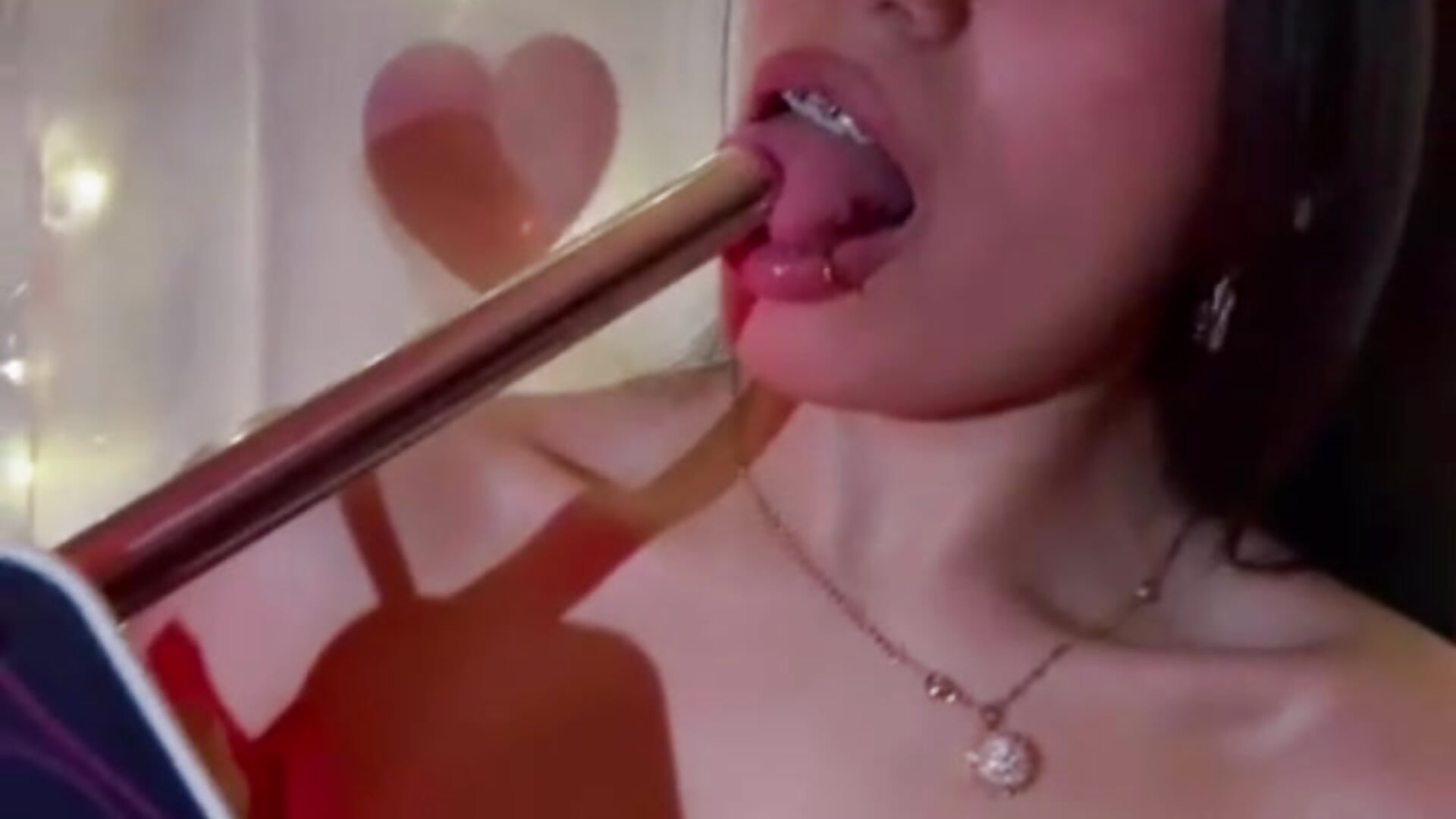 Come on, play with me 🫣 - فيديو من Yourrmuse_ موديل الكام