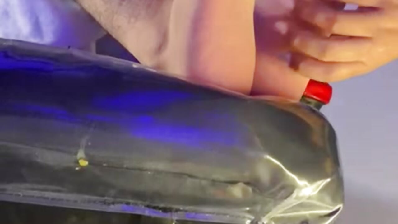 tickling in feet - video by Snowlann cam model