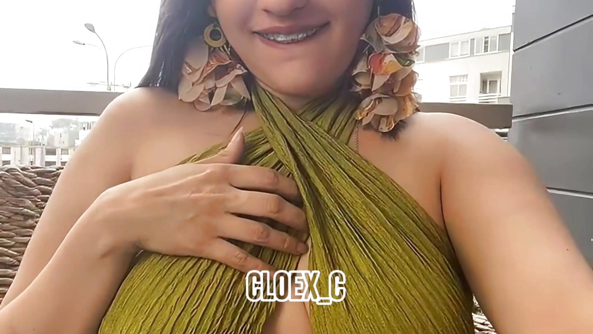 Restlessly waiting for you on the terrace… 💋 - video di cloeX_c modella di cam