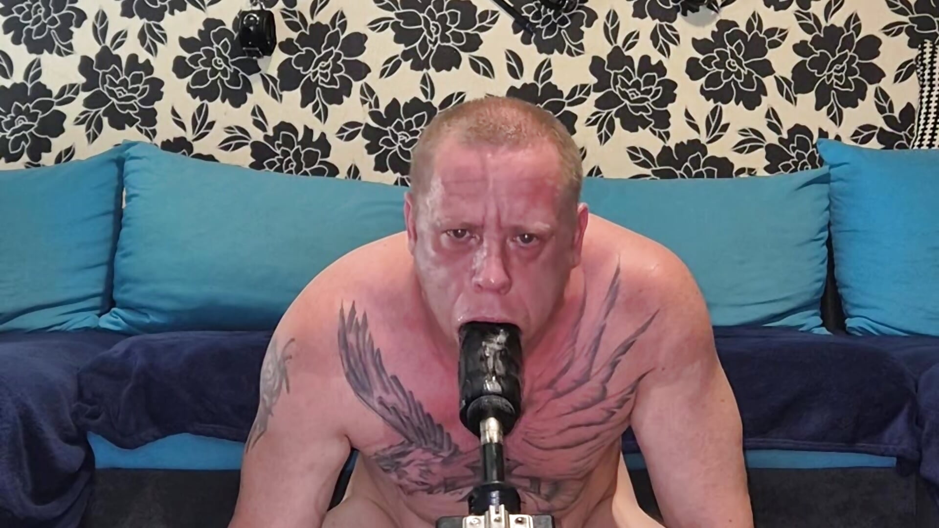 Deepthroat mit Fickmaschine - فيديو من Sklave-Sille موديل الكام