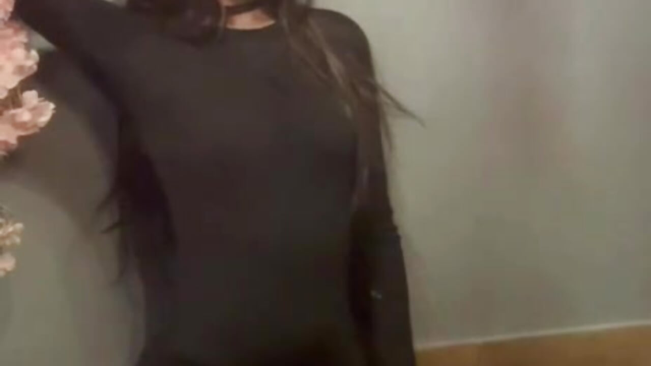 little giggle - відео від вебкаммоделі LynHillaire