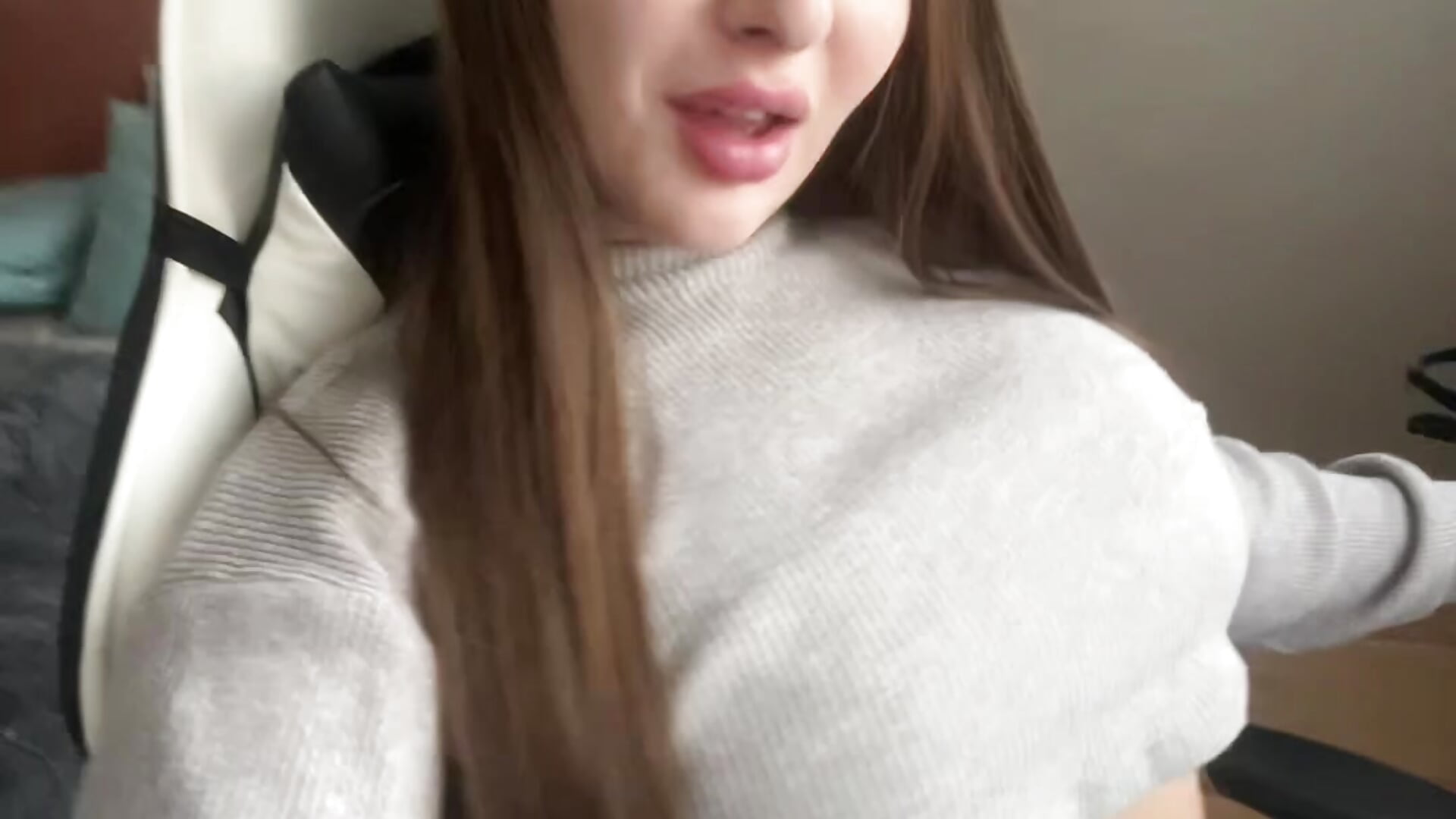 Grey sweatpants outfit, who knows, knows - video by Katarina-Bliss cam model