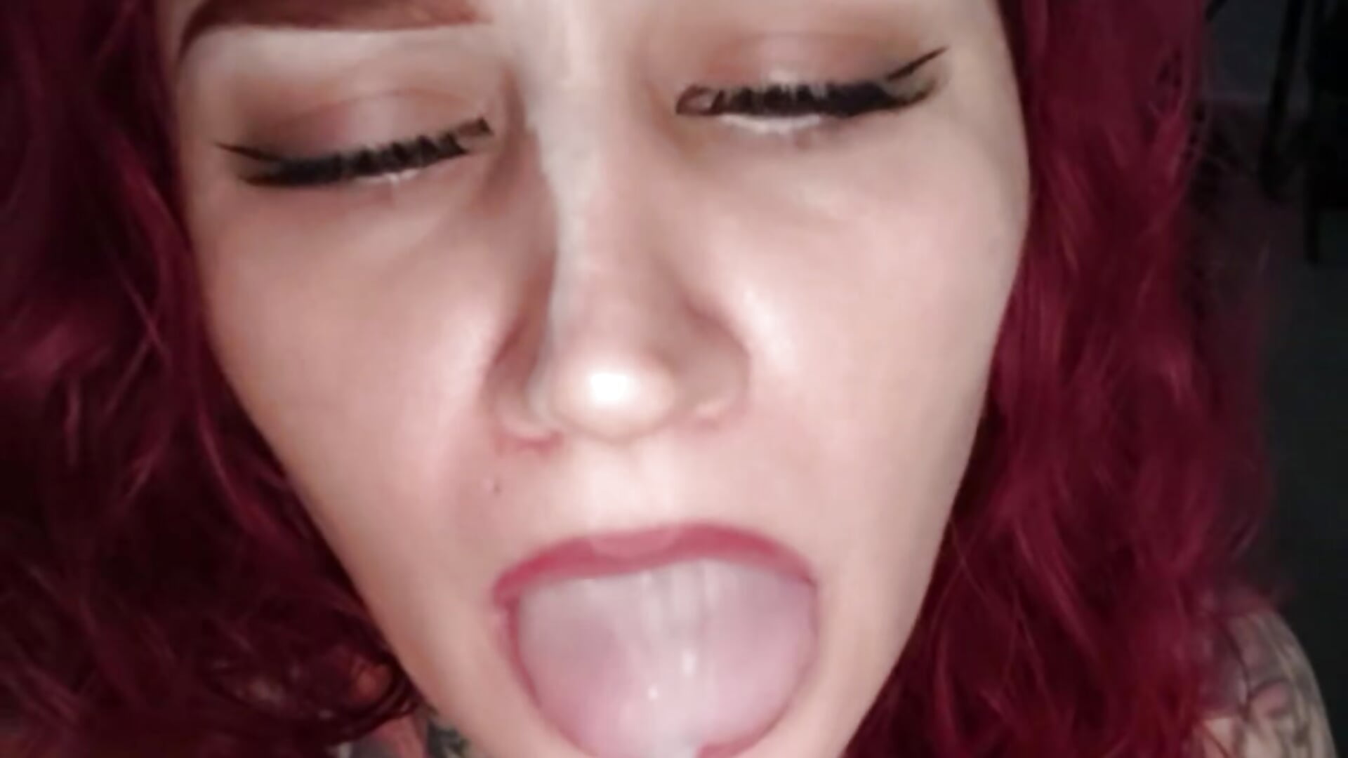Good little cum eating whore 💦 - vídeo de blazed_vixen modelo de câmara