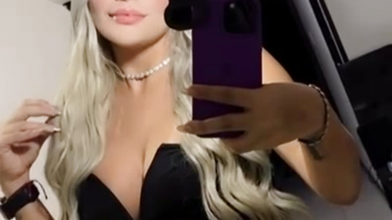 Muah!💋 - video by milaowens cam model