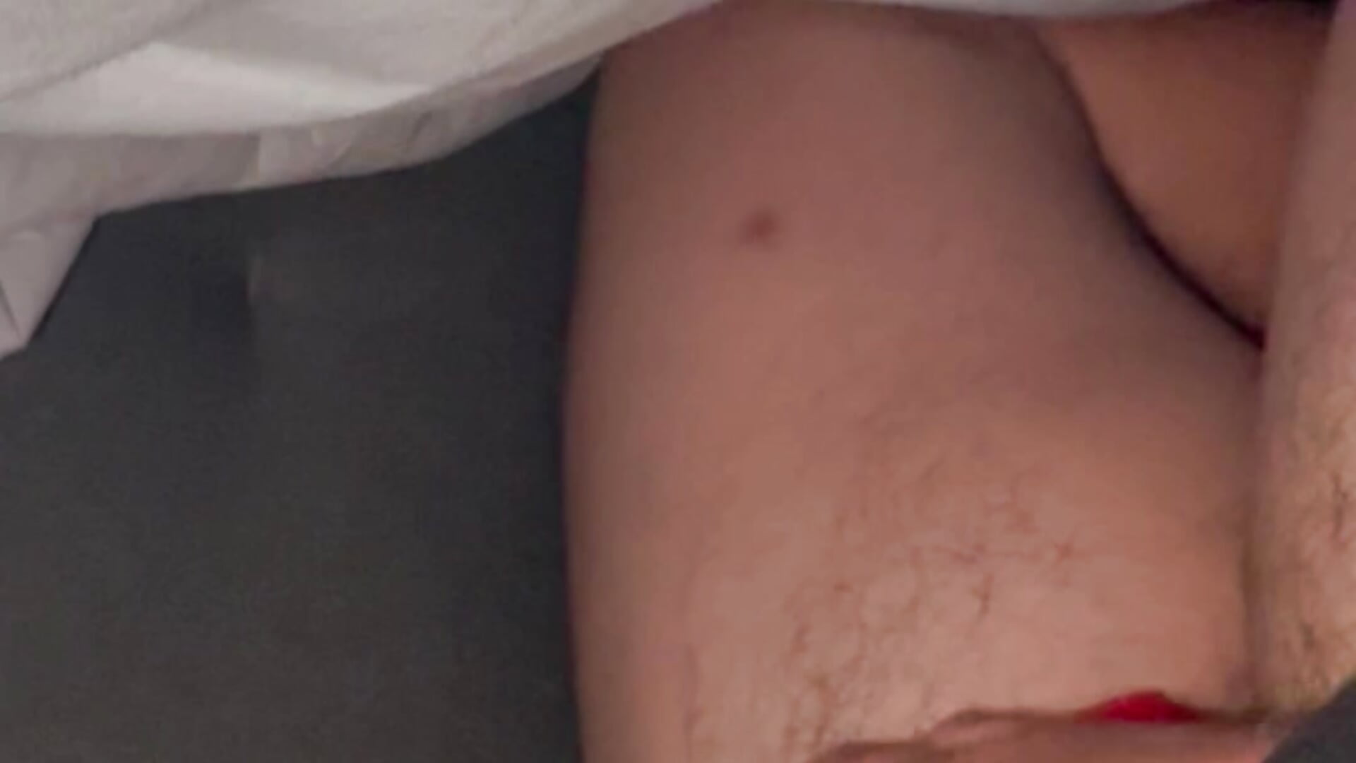 朝は布団の中で触りがち... - video by sukebegorilla cam model