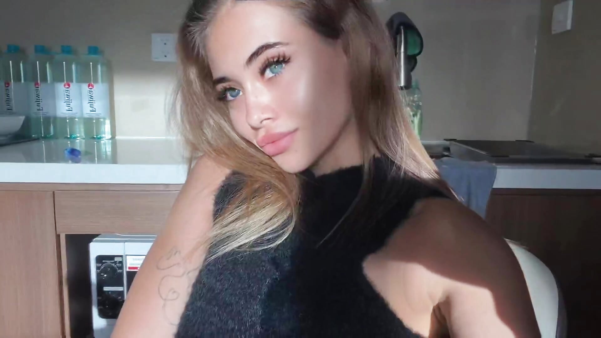 Play with sun - video av adeliantmu cam-modell