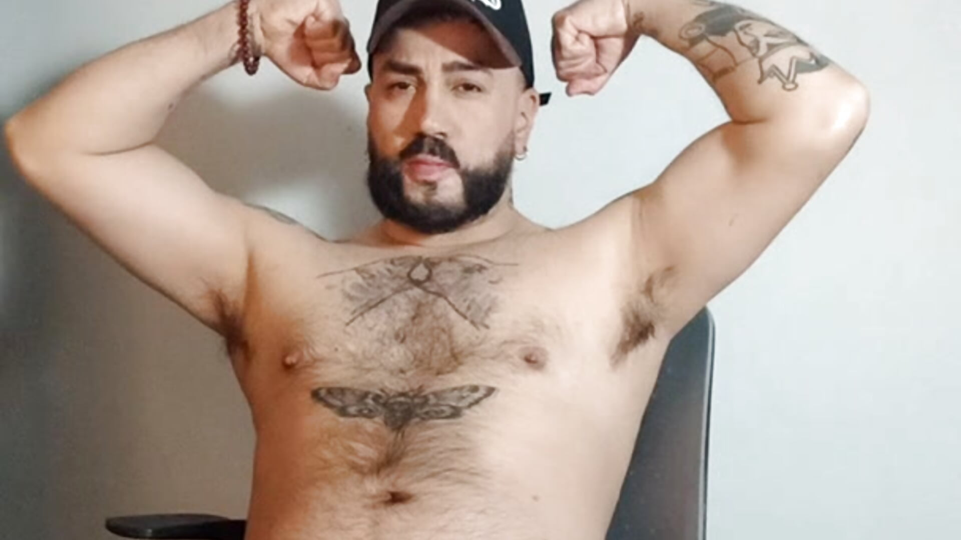 beard category - video by DaddyBear__ cam model