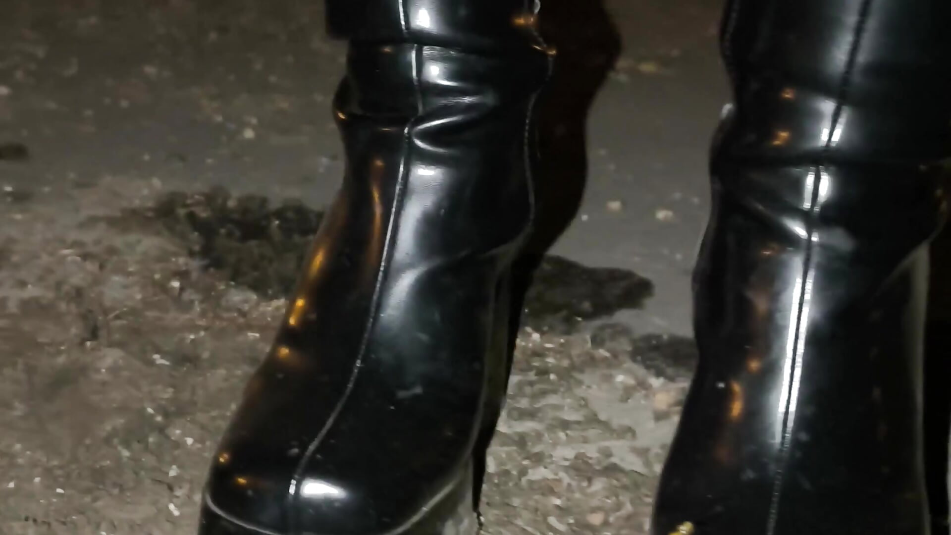 Clean My Boot Soles👢👅🤭😈 - video by CruelSiren cam model
