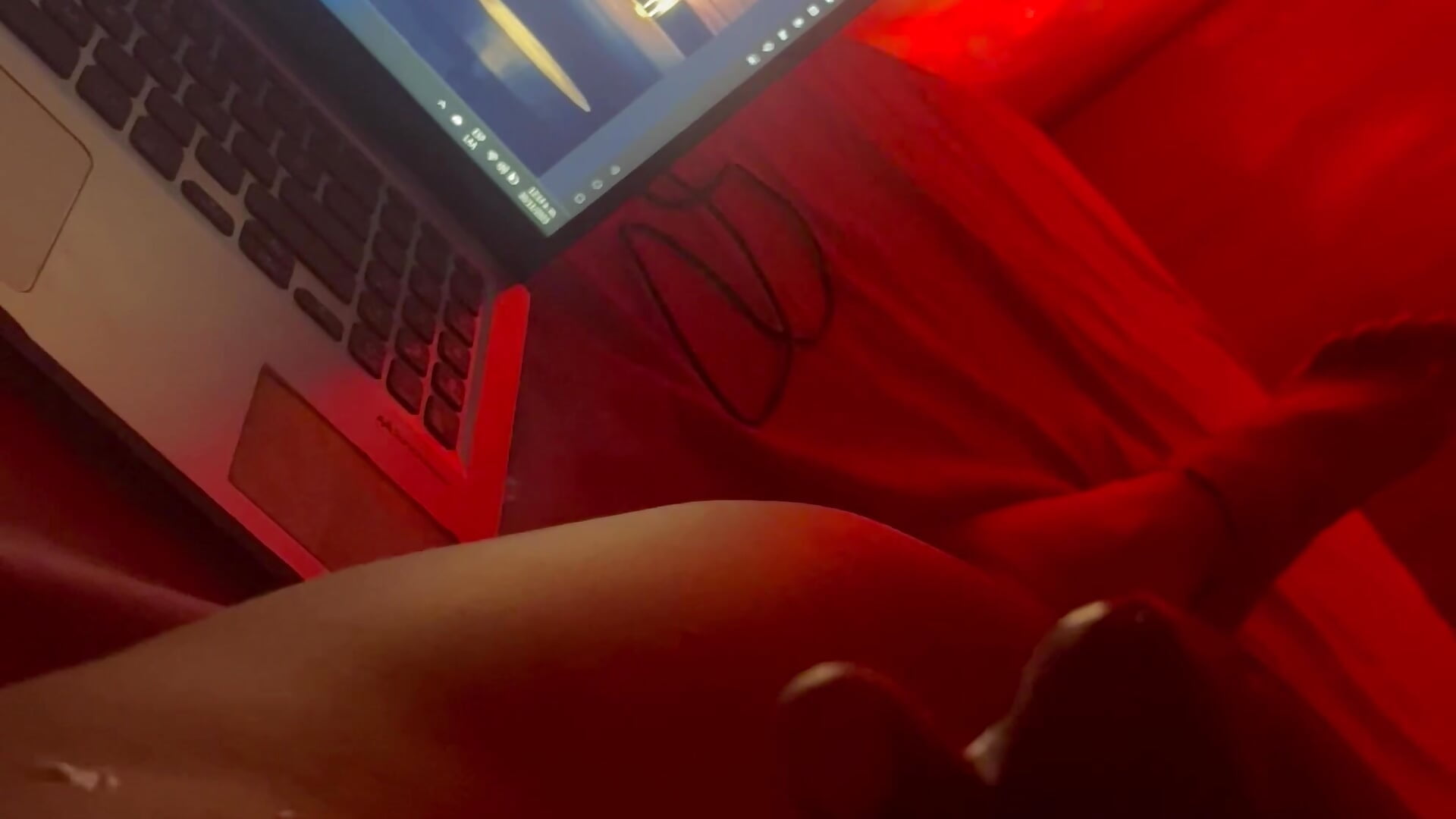I love milking while watching anime🤭